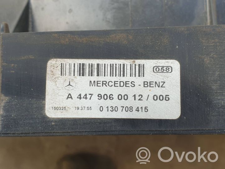 Mercedes-Benz Vito Viano W447 Ventilatore di raffreddamento elettrico del radiatore A4479060012