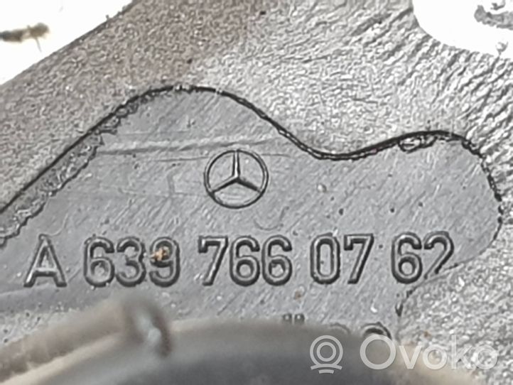 Mercedes-Benz Vito Viano W447 Boucle de verrouillage porte coulissante / crochet de levage A6397660762