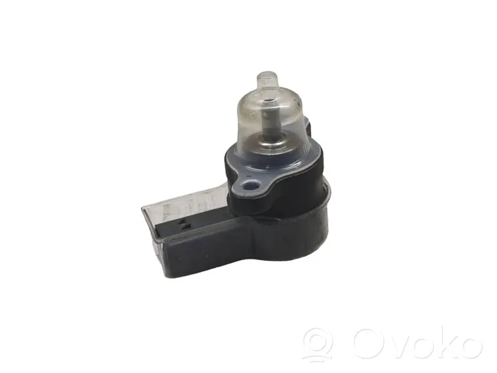 Mercedes-Benz Sprinter W901 W902 W903 W904 Fuel pressure regulator A6110780149