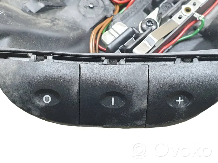 Opel Vivaro Steering wheel 8200009397