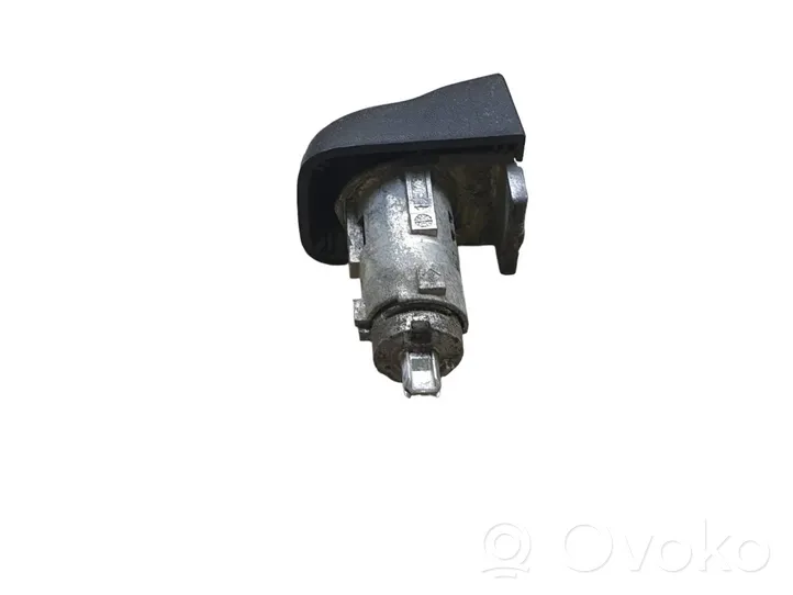 Renault Master III Front door lock (next to the handle) 502846