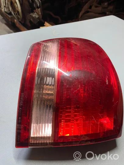 Toyota Avensis Verso Lampa tylna 0KK9P94S