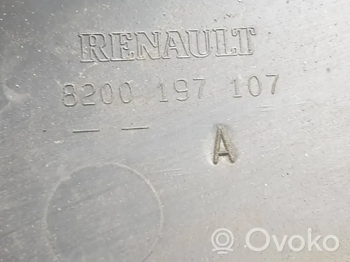 Renault Master II Rivestimento passaruota anteriore 8200197107