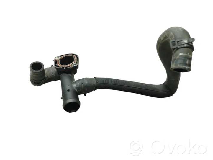 Volkswagen Crafter Tuyau de liquide de refroidissement moteur 03L121131P