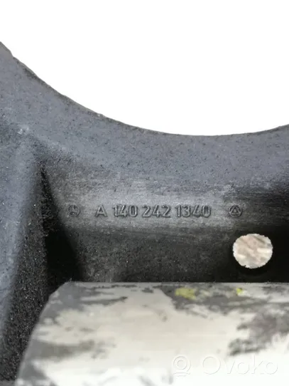 Mercedes-Benz E W211 Supporto della scatola del cambio A1402421340