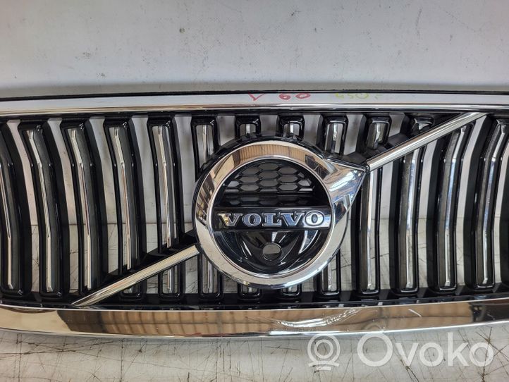 Volvo V60 Maskownica / Grill / Atrapa górna chłodnicy 