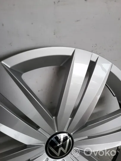 Volkswagen Touran III R16 wheel hub/cap/trim 