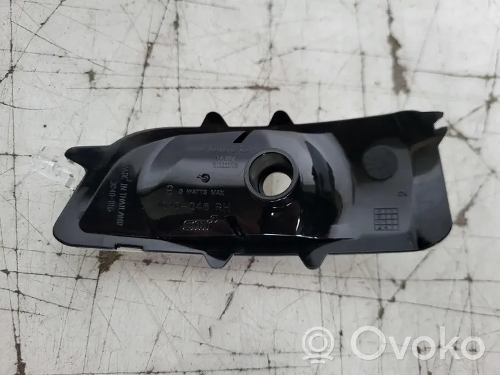 Volvo C30 Front indicator light 31111102