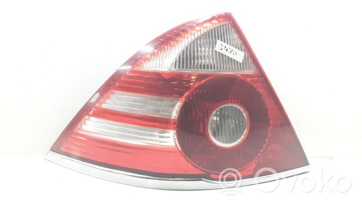 Ford Mondeo Mk III Lampy tylne / Komplet 6S7113405A
