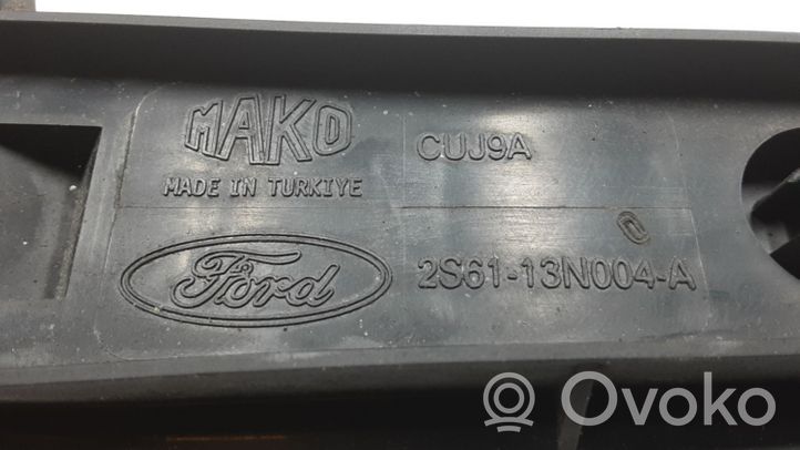 Ford Fiesta Galinis žibintas kėbule 2S6113N004A