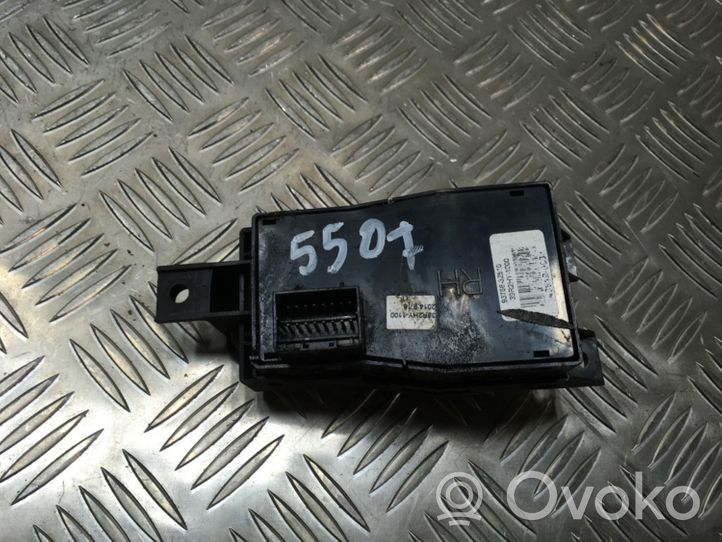 Hyundai i40 AUTO HOLD jungtukas 937563Z510