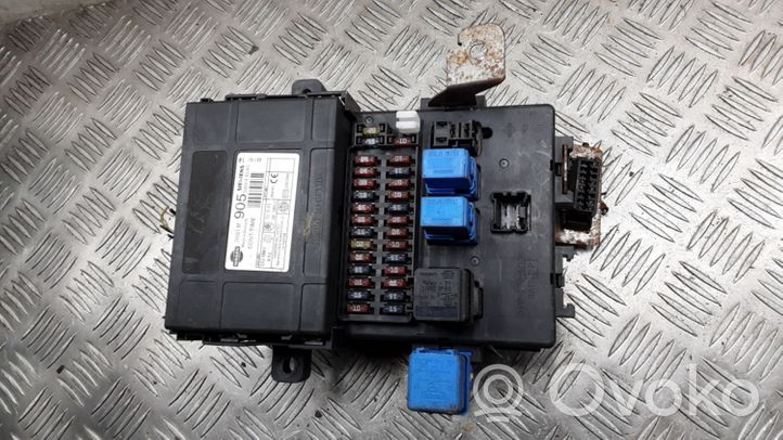 Nissan Primera Module de fusibles 285519F