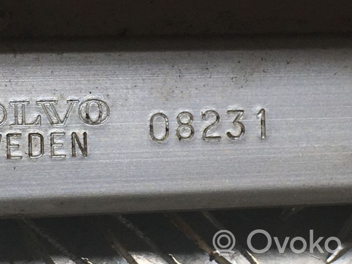 Volvo V70 Muu vararenkaan verhoilun elementti 