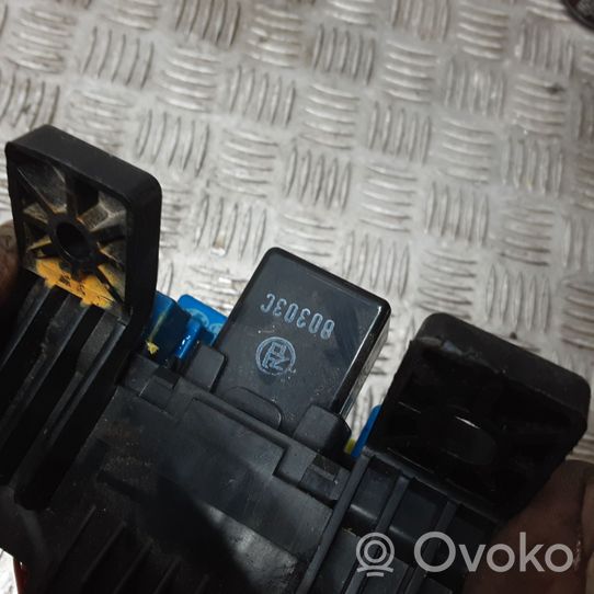 Hyundai i10 Fuse module 80303C