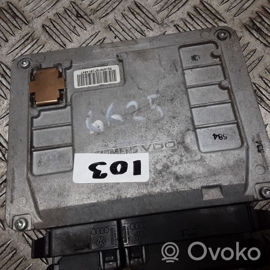 Volkswagen Polo IV 9N3 Variklio valdymo blokas 03E906023D