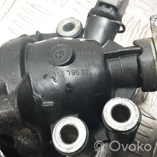 Volvo V70 Boîtier de thermostat / thermostat 31319607