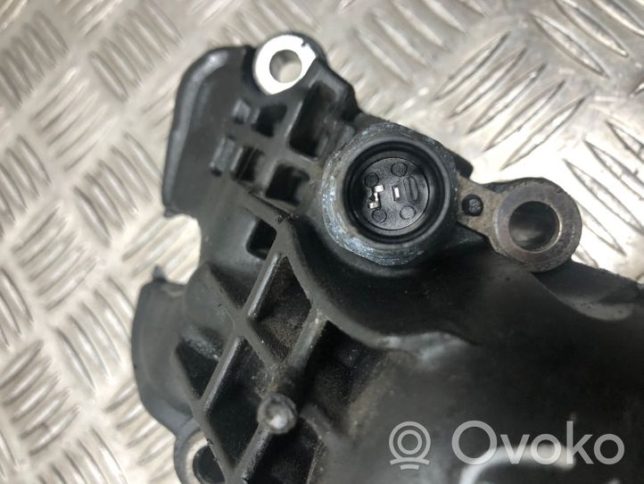 Hyundai i30 Supporto di montaggio del filtro dell’olio 264102A300