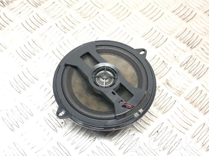 Renault Clio III Enceinte de porte arrière 8200110683