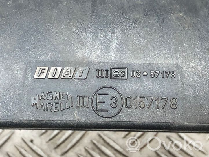 Fiat Punto (188) Rétroviseur latéral manuel E30157178