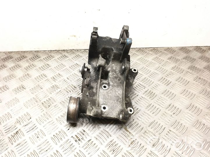 Citroen C5 Support de pompe de direction assistée 9643834880