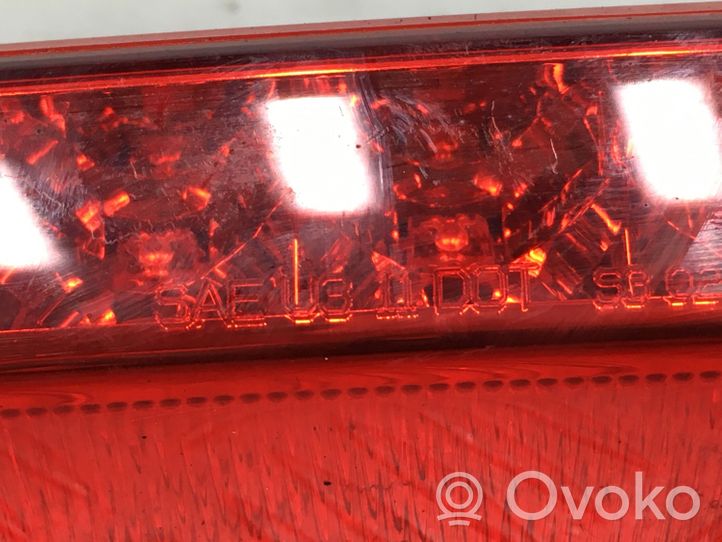 KIA Carens III Luce d’arresto centrale/supplementare A050107