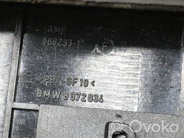 BMW 5 E39 Tarpinė galinių laidų 025416125