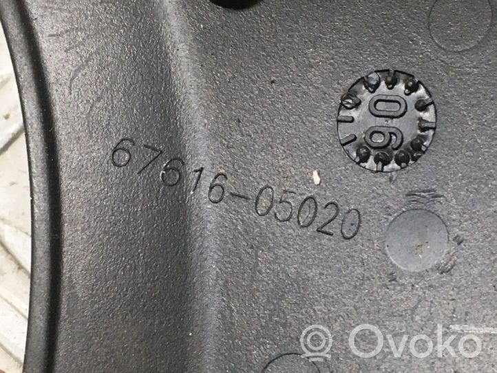 Toyota Avensis T250 Obudowa klamki wewnętrznej drzwi przednich 6761605020