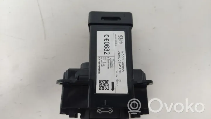 Citroen C4 Grand Picasso Lecteur de carte S000048536