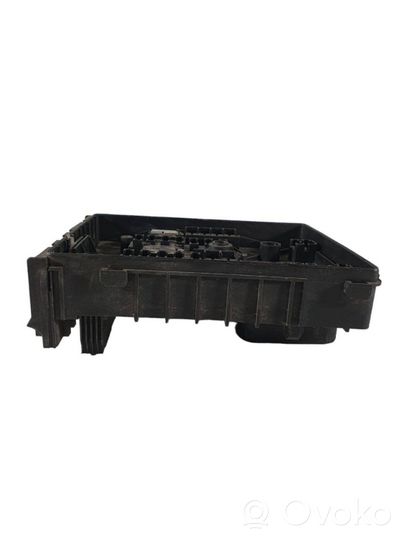 Volkswagen Polo IV 9N3 Module de fusibles 1K0937125