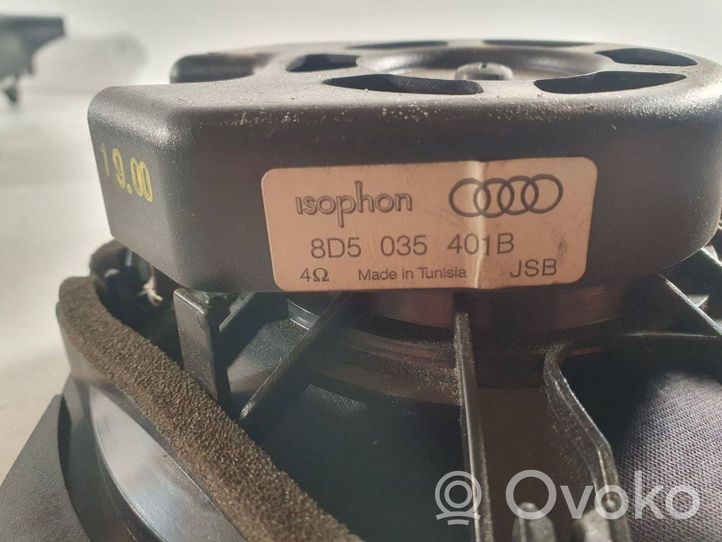 Audi A4 S4 B5 8D Garsiakalbis (-iai) priekinėse duryse 8D5035401B