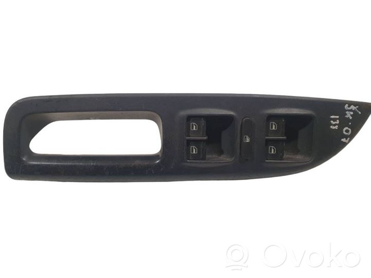 Skoda Octavia Mk2 (1Z) Interrupteur commade lève-vitre 1Z1867171