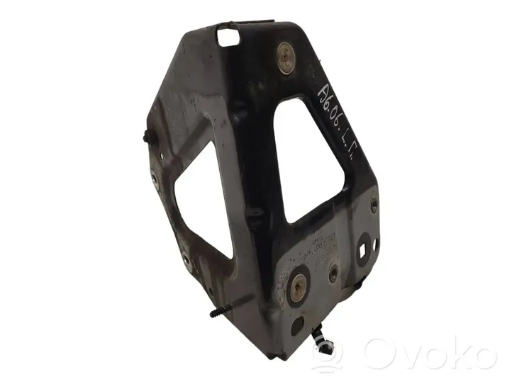 Audi A6 S6 C6 4F Supporto di montaggio del parafango 4F0821135