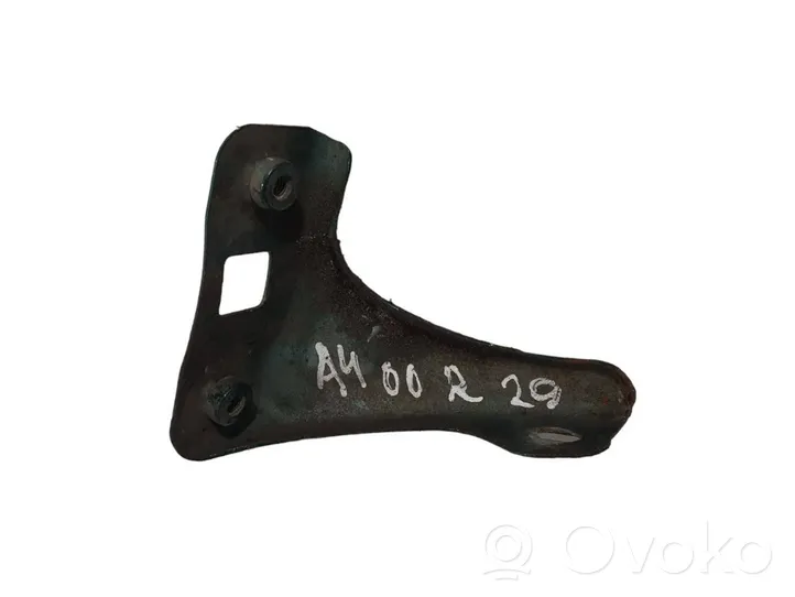 Audi A4 S4 B5 8D Soporte de montaje del guardabarros 8D0821136B