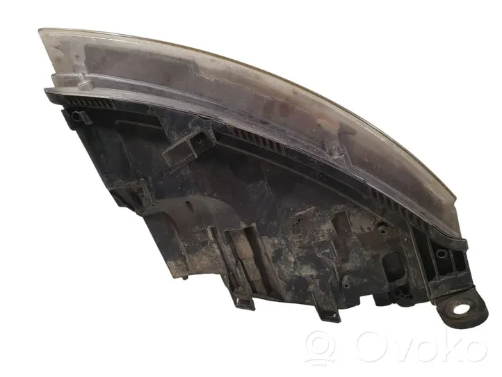 Audi A6 S6 C6 4F Lampa przednia 16016300