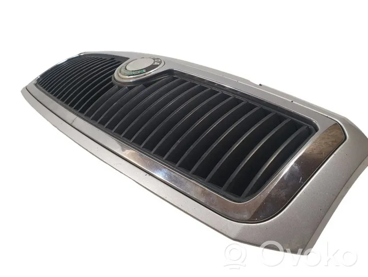 Skoda Fabia Mk1 (6Y) Maskownica / Grill / Atrapa górna chłodnicy 6Y0853668B