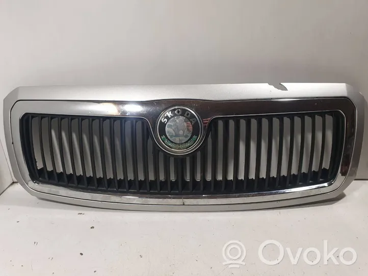 Skoda Fabia Mk1 (6Y) Maskownica / Grill / Atrapa górna chłodnicy 6Y0853668B