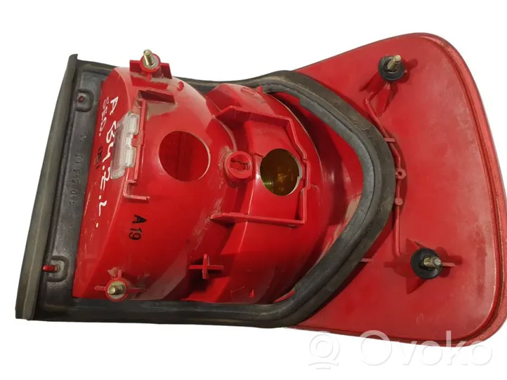 Audi 80 90 S2 B4 Lampa tylna 140337