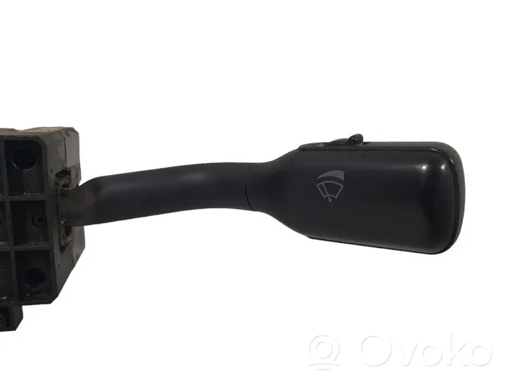 Audi A4 S4 B5 8D Leva/interruttore dell’indicatore di direzione e tergicristallo 4D0953513D