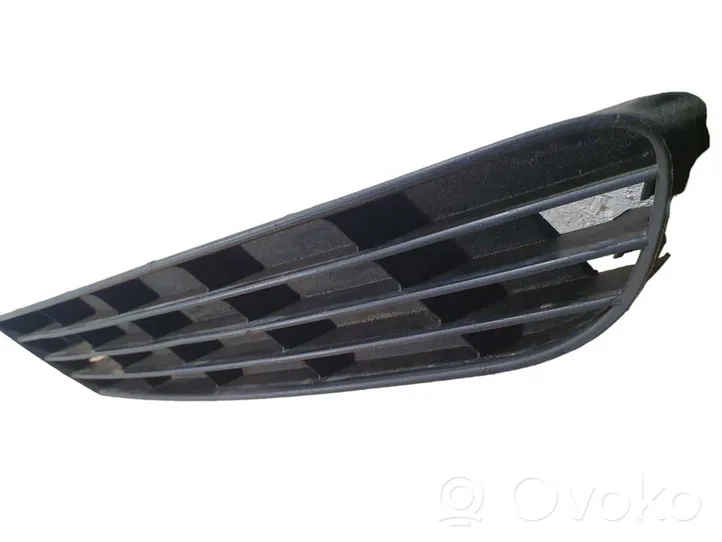 Audi A6 S6 C4 4A Grille inférieure de pare-chocs avant 4A0807345J