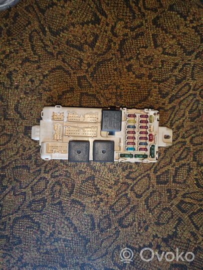 Mitsubishi Galant Module de fusibles MR24316