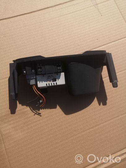 Renault Clio II Monitor / wyświetlacz / ekran 7700421037