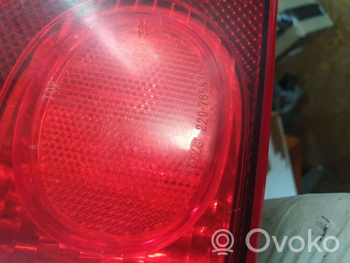 Toyota Corolla E120 E130 Lampa tylna 22076587