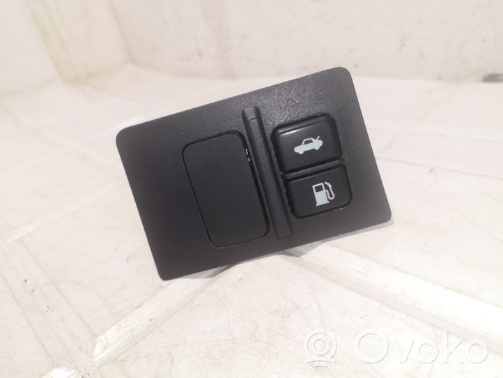 Lexus IS 220D-250-350 Przełącznik / Przycisk otwierania klapy bagażnika 5544753010