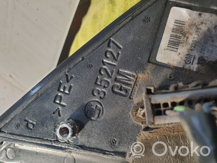 Opel Vectra C Elektryczne lusterko boczne drzwi przednich 13253333