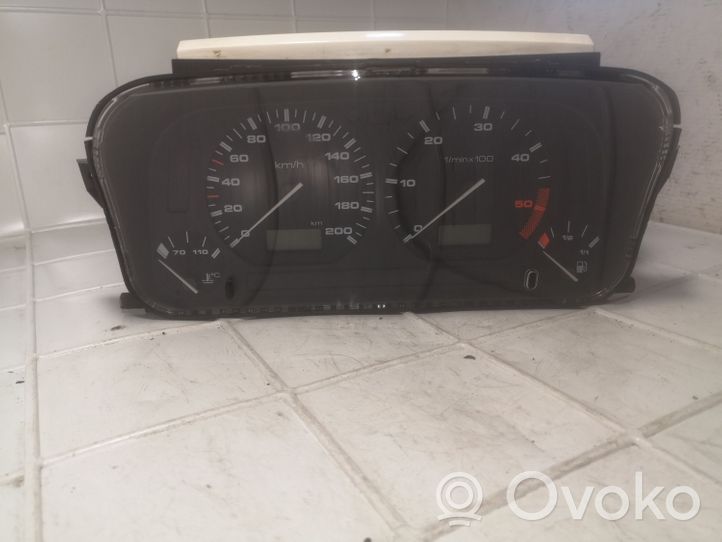 Volkswagen Golf III Nopeusmittari (mittaristo) 87001323