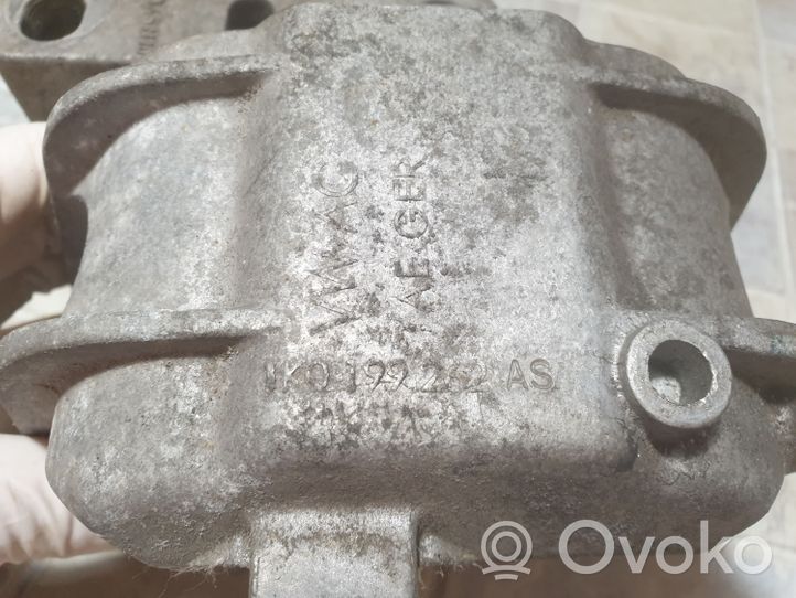 Volkswagen Golf V Supporto di montaggio del motore 1K0199262AS