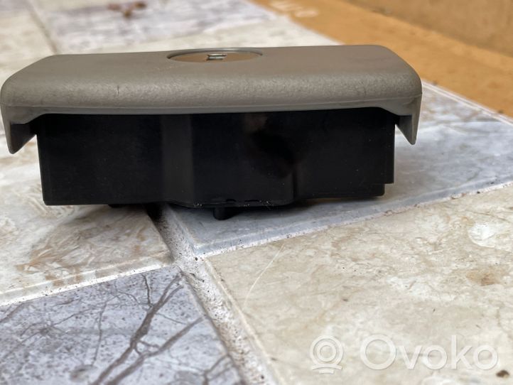 Toyota Avensis Verso Glove box lock 