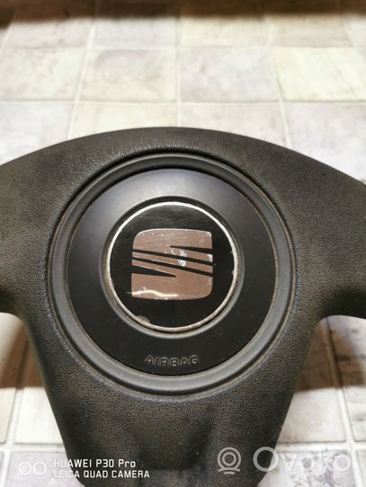 Seat Ibiza III (6L) Poduszka powietrzna Airbag kierownicy 6L0880201A