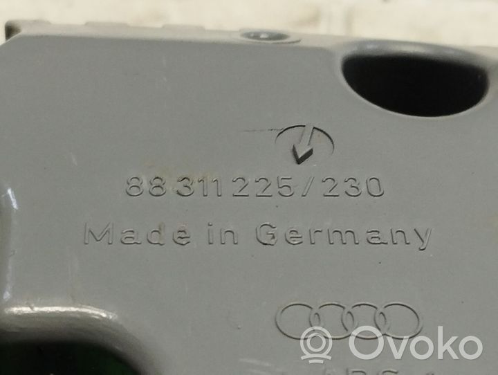 Audi A4 S4 B5 8D Spidometras (prietaisų skydelis) 81071431