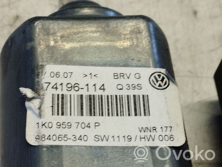 Volkswagen PASSAT B6 Takaoven ikkunan nostomoottori 1K0959704P